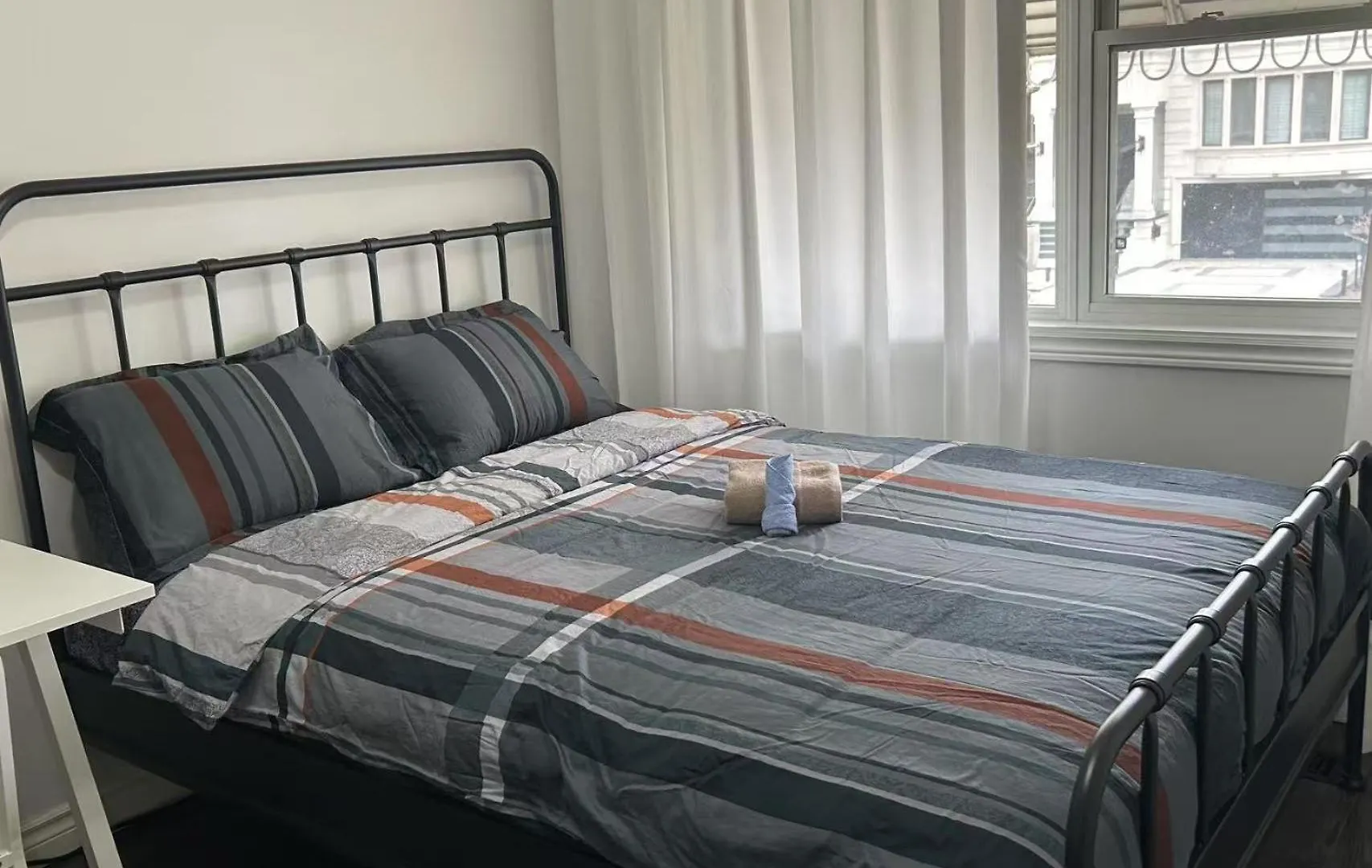 招待所 Cozy Quiet Budget Bedroom In Quiet House Business Ready 多伦多 加拿大