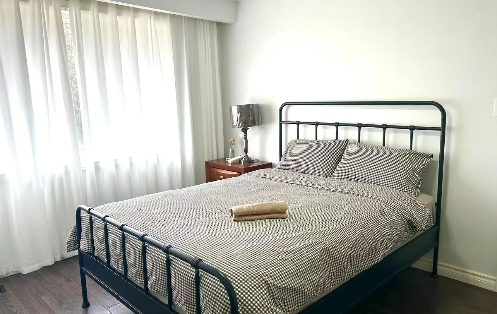 Cozy Quiet Budget Bedroom In Quiet House Business Ready Toronto 0*,